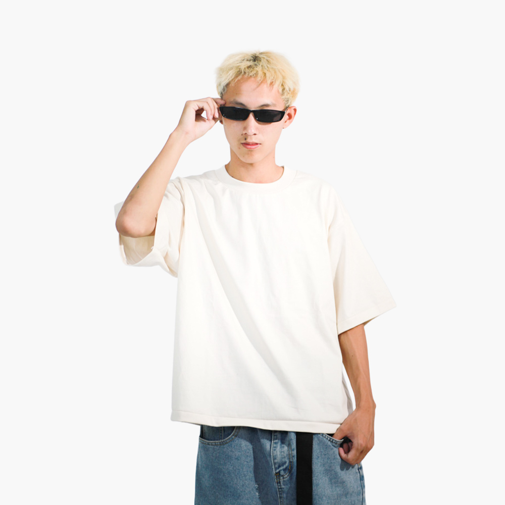 ร้านสกรีนเสื้อ ชัยภูมิ รูปคนใส่เสื้อจริง รุ่น SAVAGE BOXY