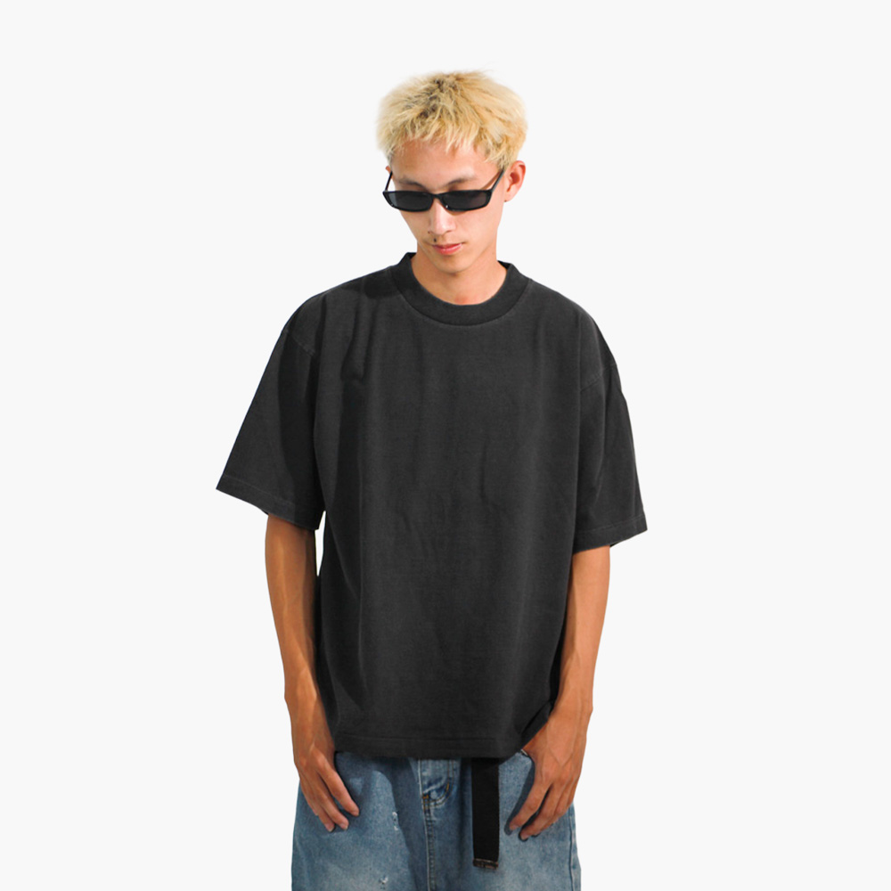 ร้านสกรีนเสื้อ ชัยนาท รูปคนใส่เสื้อจริง รุ่น SAVAGE BOXY