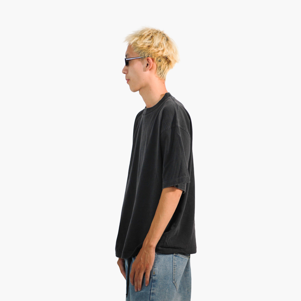 สกรีนเสื้อด่วน เชียงใหม่ รูปคนใส่เสื้อจริง รุ่น SAVAGE BOXY