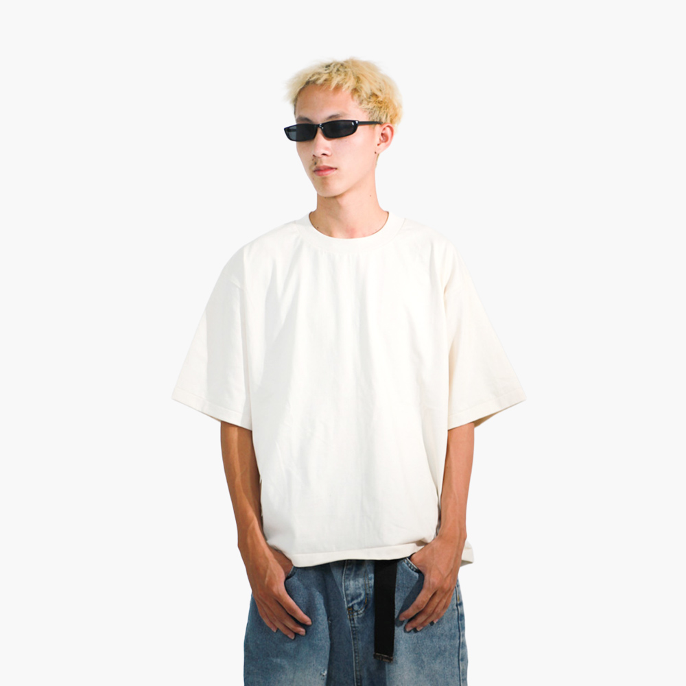 รับผลิตเสื้อยืด สุโขทัย รูปคนใส่เสื้อจริง รุ่น SAVAGE BOXY