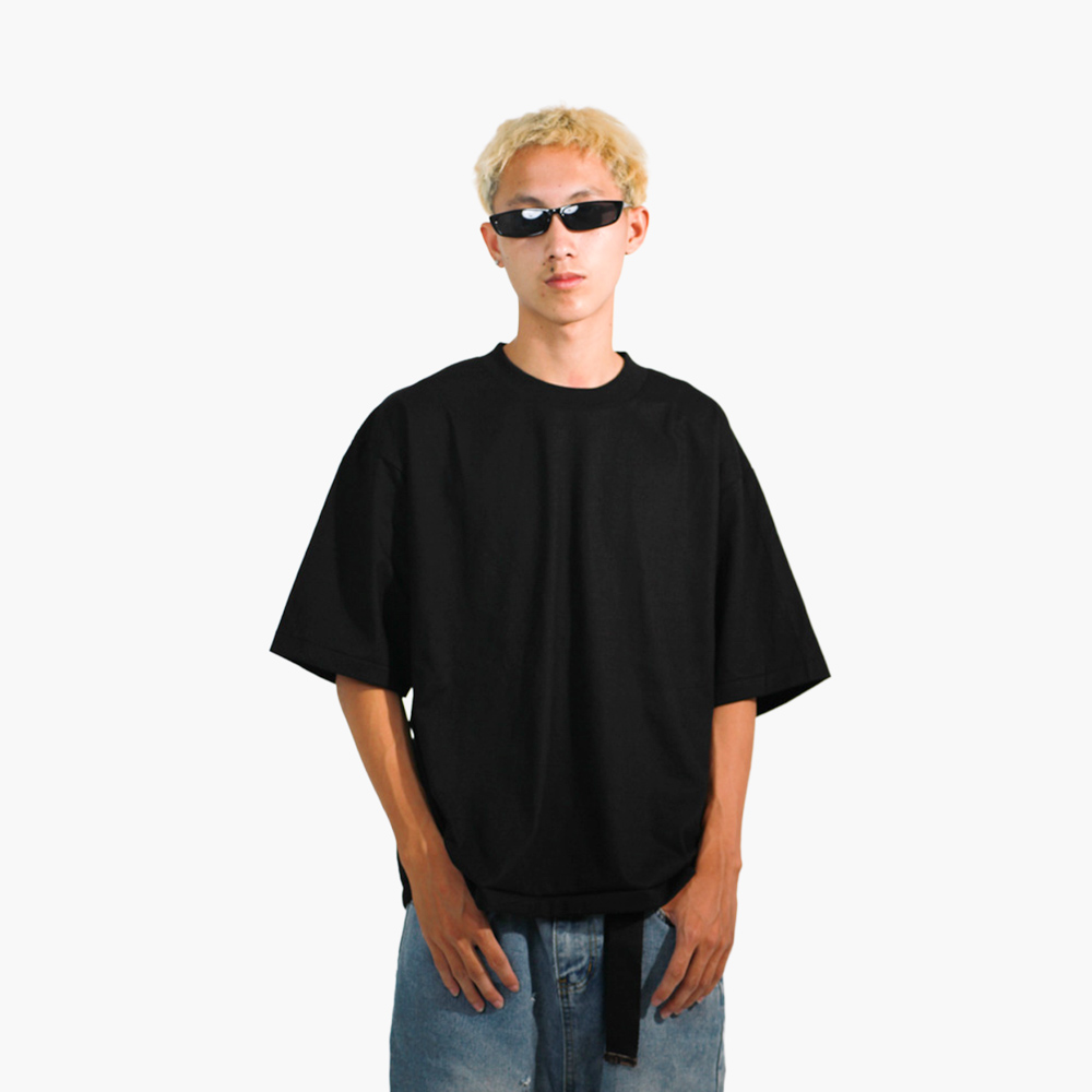 ร้านสกรีนเสื้อ อุตรดิตถ์ รูปคนใส่เสื้อจริง รุ่น SAVAGE BOXY