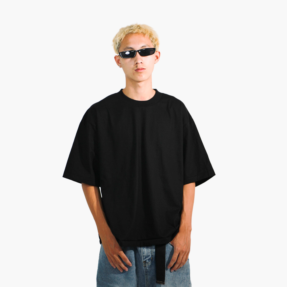 สกรีนเสื้อราคาถูก พิจิตร รูปคนใส่เสื้อจริง รุ่น SAVAGE BOXY