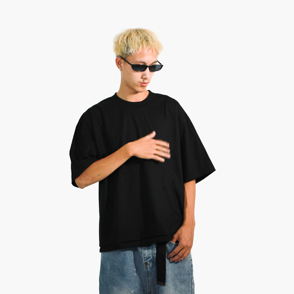 ร้านสกรีนเสื้อ สระบุรี รูปคนใส่เสื้อจริง รุ่น SAVAGE BOXY