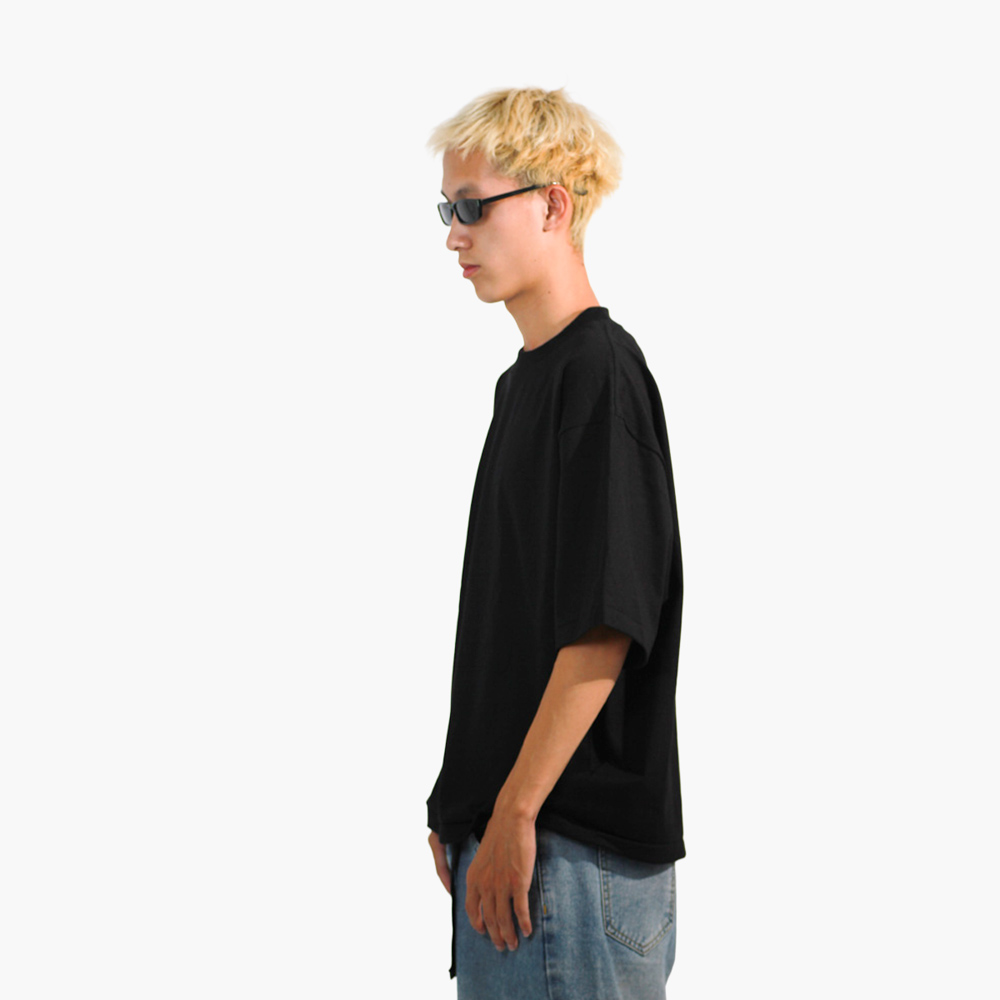 ร้านสกรีนเสื้อ ชลบุรี รูปคนใส่เสื้อจริง รุ่น SAVAGE BOXY