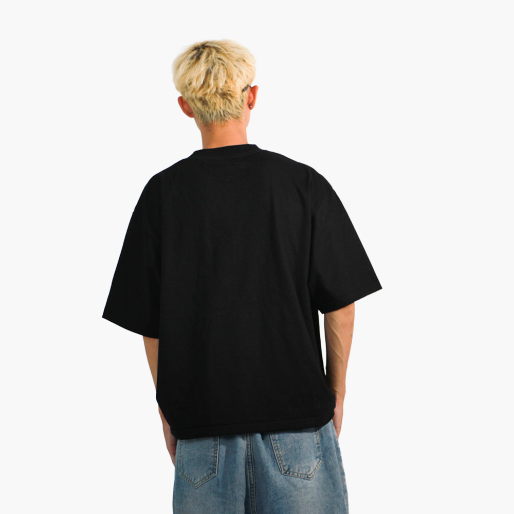 ร้านสกรีนเสื้อ ยะลา รูปคนใส่เสื้อจริง รุ่น SAVAGE BOXY