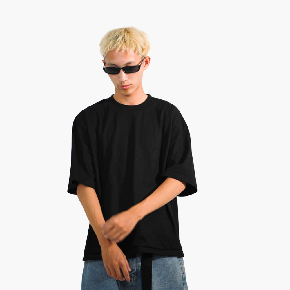 สกรีนเสื้อไม่มีขั้นต่ำ เชียงราย รูปคนใส่เสื้อจริง รุ่น SAVAGE BOXY