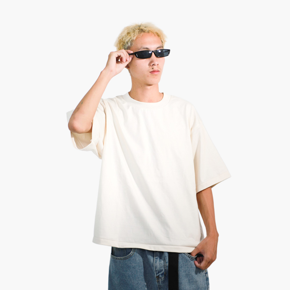 สกรีนเสื้อ พิษณุโลก รูปคนใส่เสื้อจริง รุ่น SAVAGE BOXY