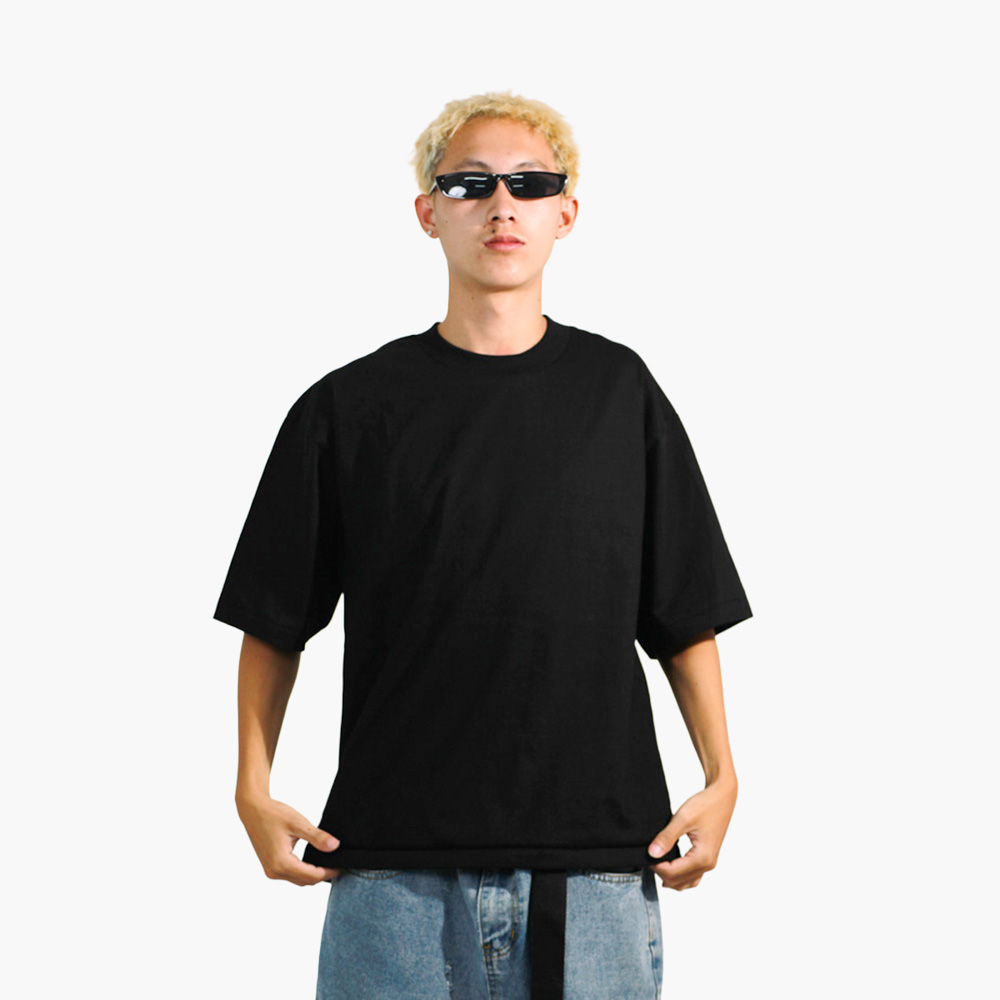 รับสกรีนเสื้อ ชลบุรี รูปคนใส่เสื้อจริง รุ่น SAVAGE BOXY