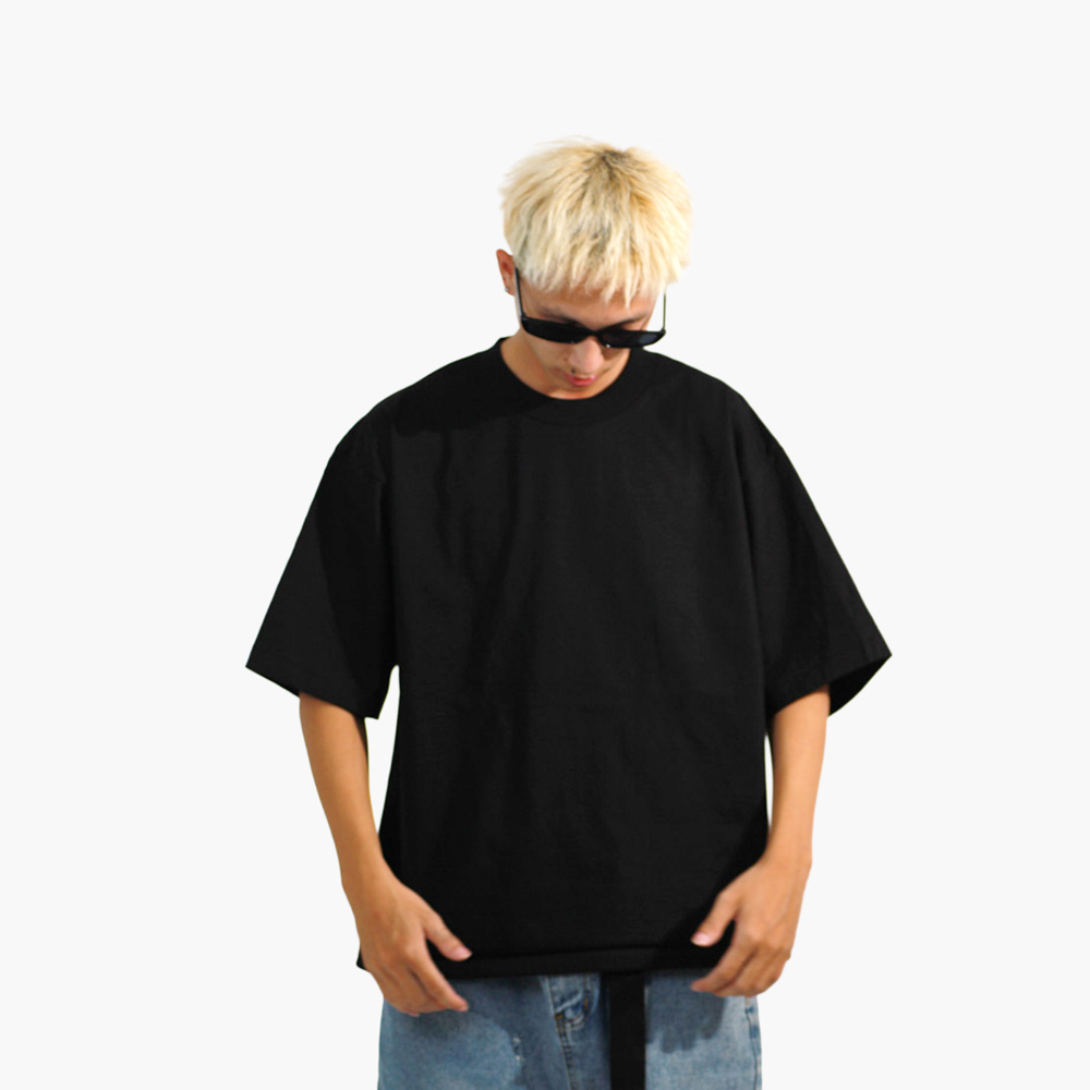 ร้านสกรีนเสื้อ สุรินทร์ รูปคนใส่เสื้อจริง รุ่น SAVAGE BOXY