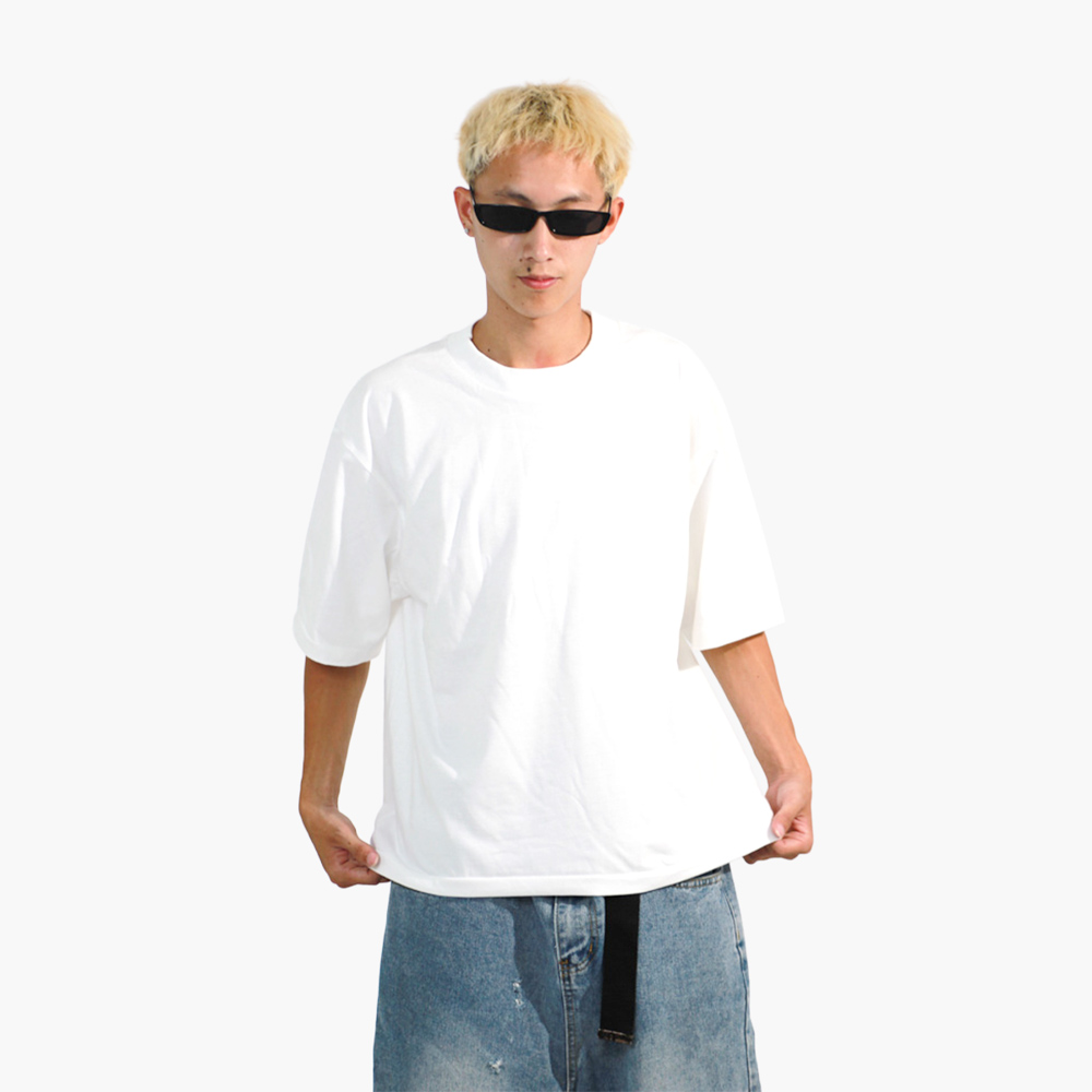 ร้านสกรีนเสื้อ สุโขทัย รูปคนใส่เสื้อจริง รุ่น SAVAGE BOXY