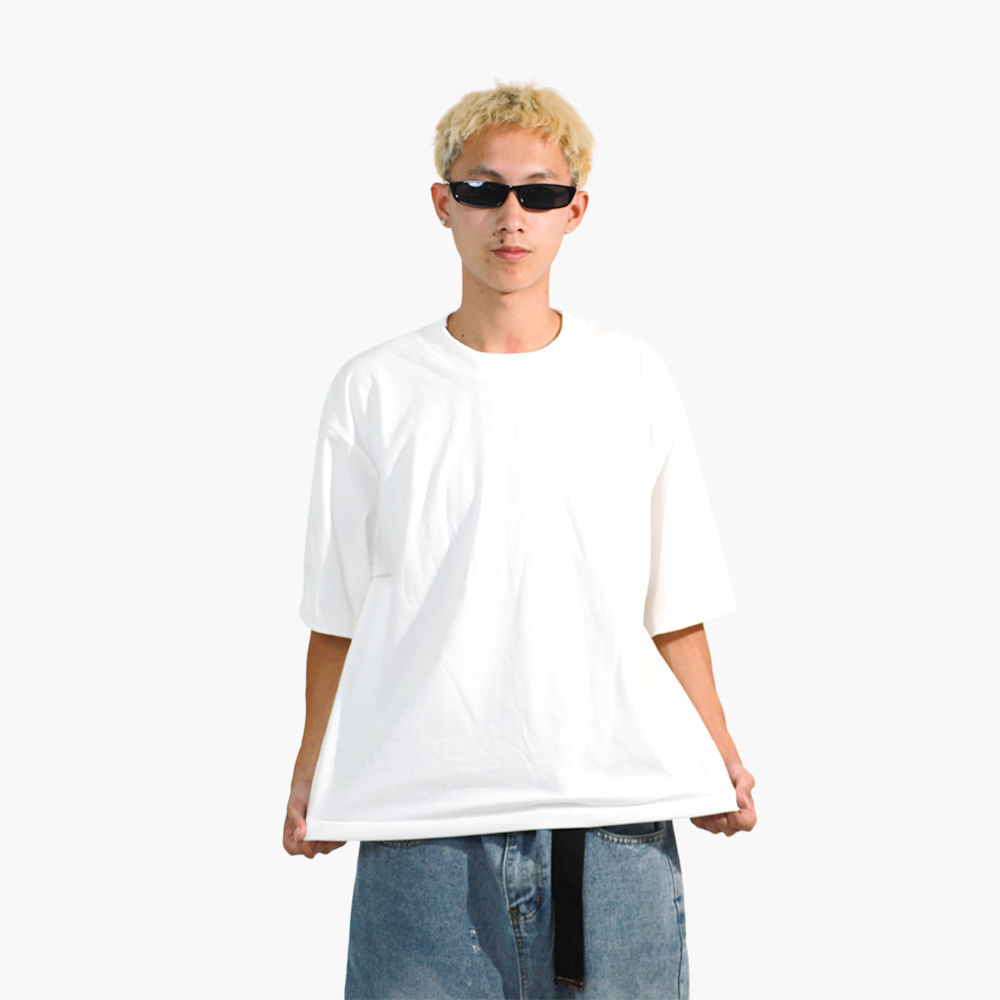 รับสกรีนเสื้อ อ่างทอง รูปคนใส่เสื้อจริง รุ่น SAVAGE BOXY