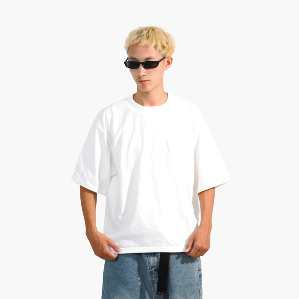 สกรีนเสื้อด่วน อุทัยธานี รูปคนใส่เสื้อจริง รุ่น SAVAGE BOXY