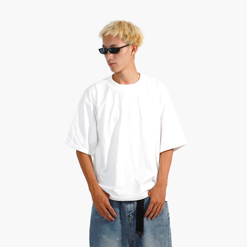 ร้านสกรีนเสื้อ มุกดาหาร รูปคนใส่เสื้อจริง รุ่น SAVAGE BOXY