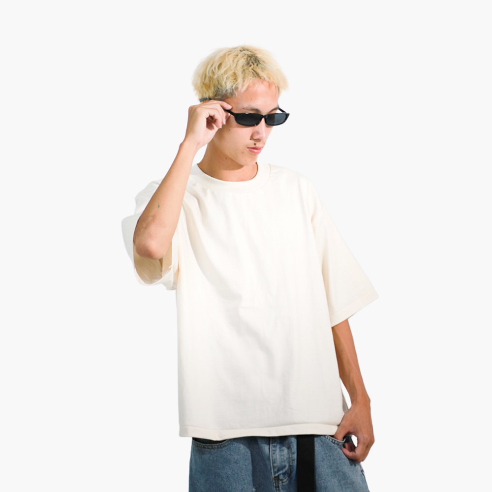 รับสกรีนเสื้อ สมุทรปราการ รูปคนใส่เสื้อจริง รุ่น SAVAGE BOXY
