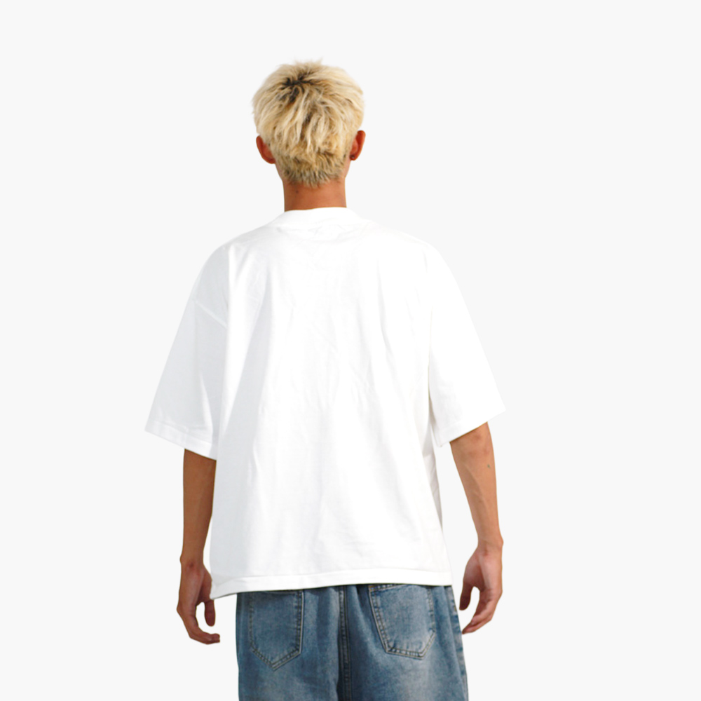 ร้านสกรีนเสื้อ เพชรบุรี รูปคนใส่เสื้อจริง รุ่น SAVAGE BOXY