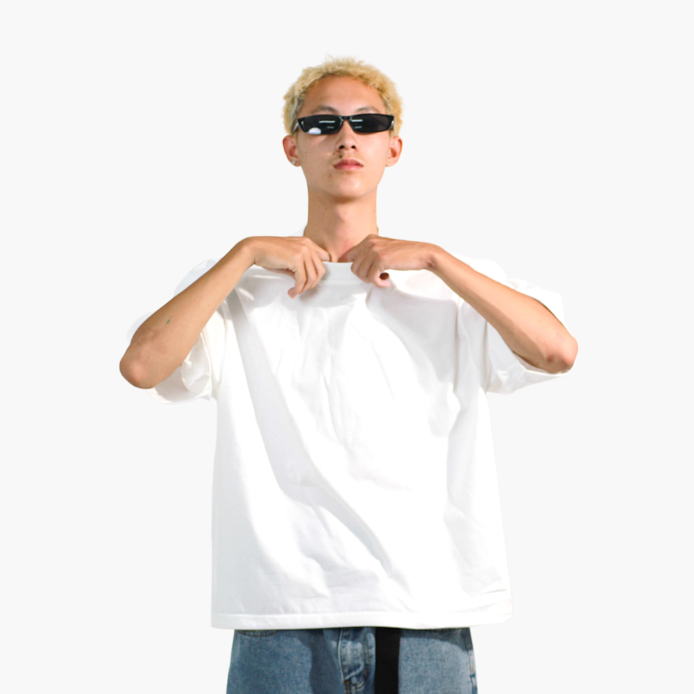 สกรีนเสื้อด่วน ลำพูน รูปคนใส่เสื้อจริง รุ่น SAVAGE BOXY