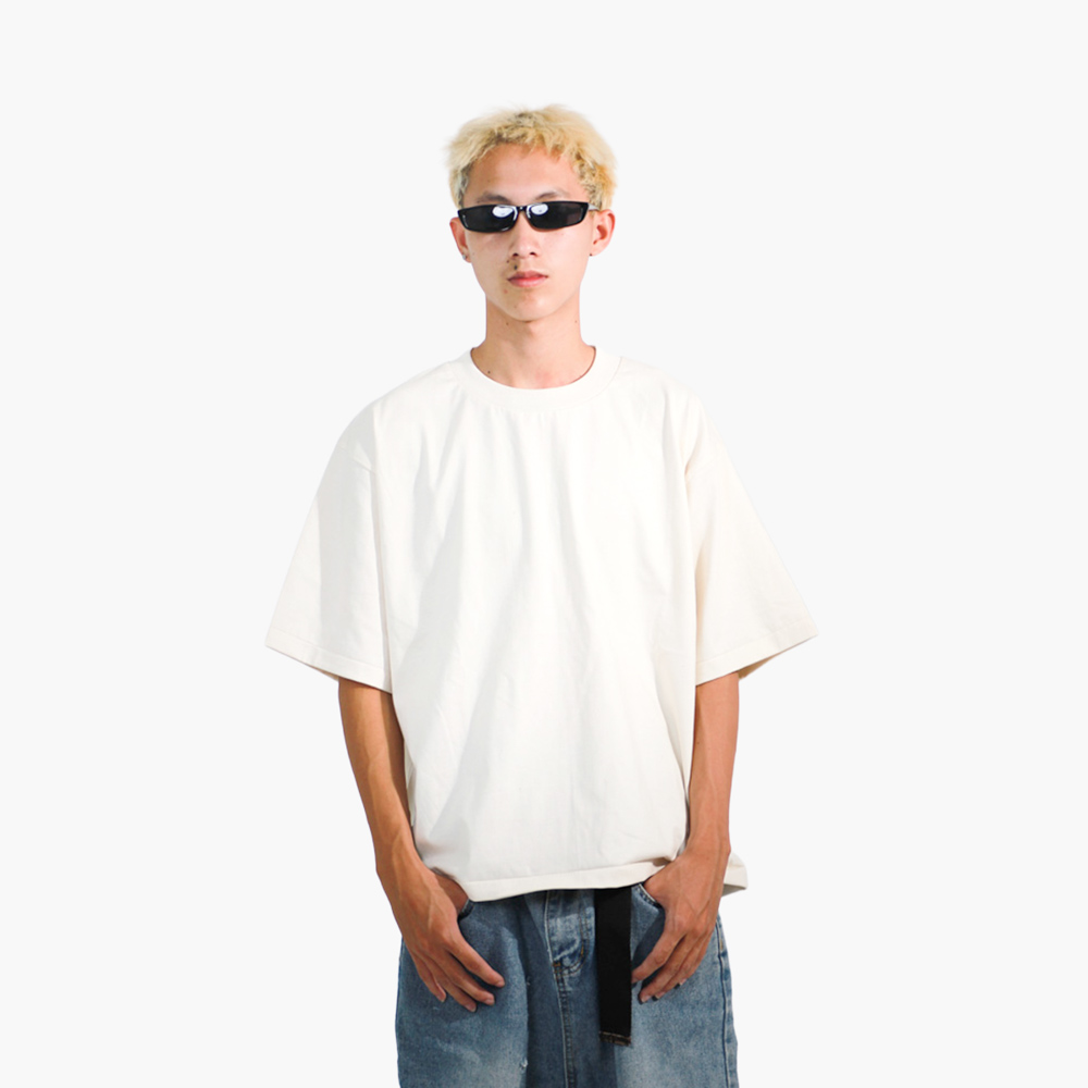 สกรีนเสื้อด่วน ตาก รูปคนใส่เสื้อจริง รุ่น SAVAGE BOXY