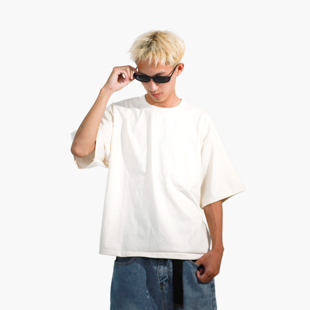 รับสกรีนเสื้อ ระยอง รูปคนใส่เสื้อจริง รุ่น SAVAGE BOXY