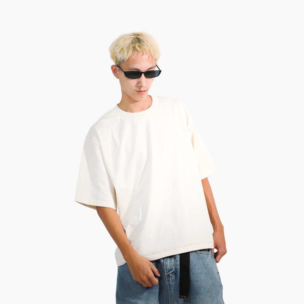 รับสกรีนเสื้อ ลำปาง รูปคนใส่เสื้อจริง รุ่น SAVAGE BOXY