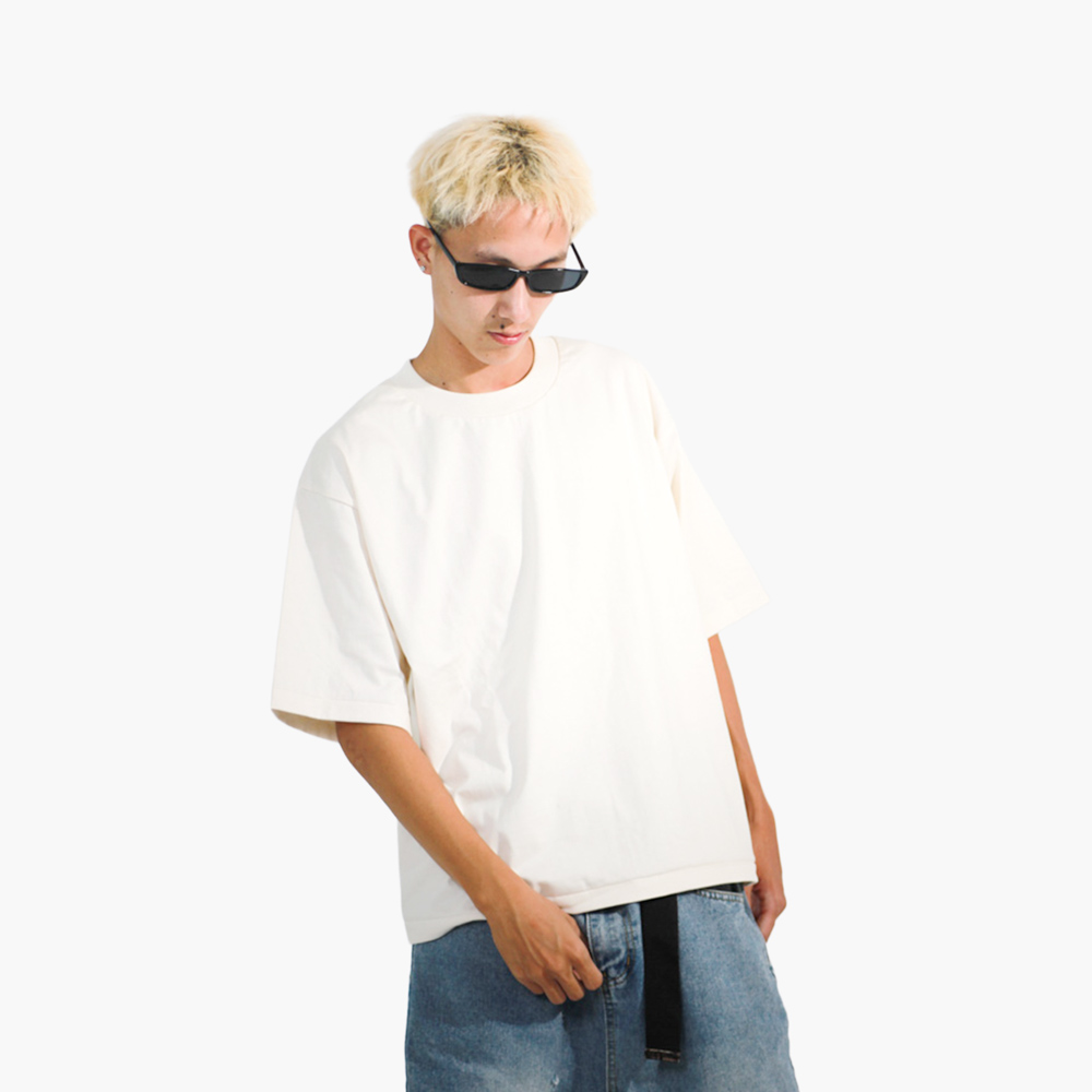 ร้านสกรีนเสื้อ ขอนแก่น รูปคนใส่เสื้อจริง รุ่น SAVAGE BOXY