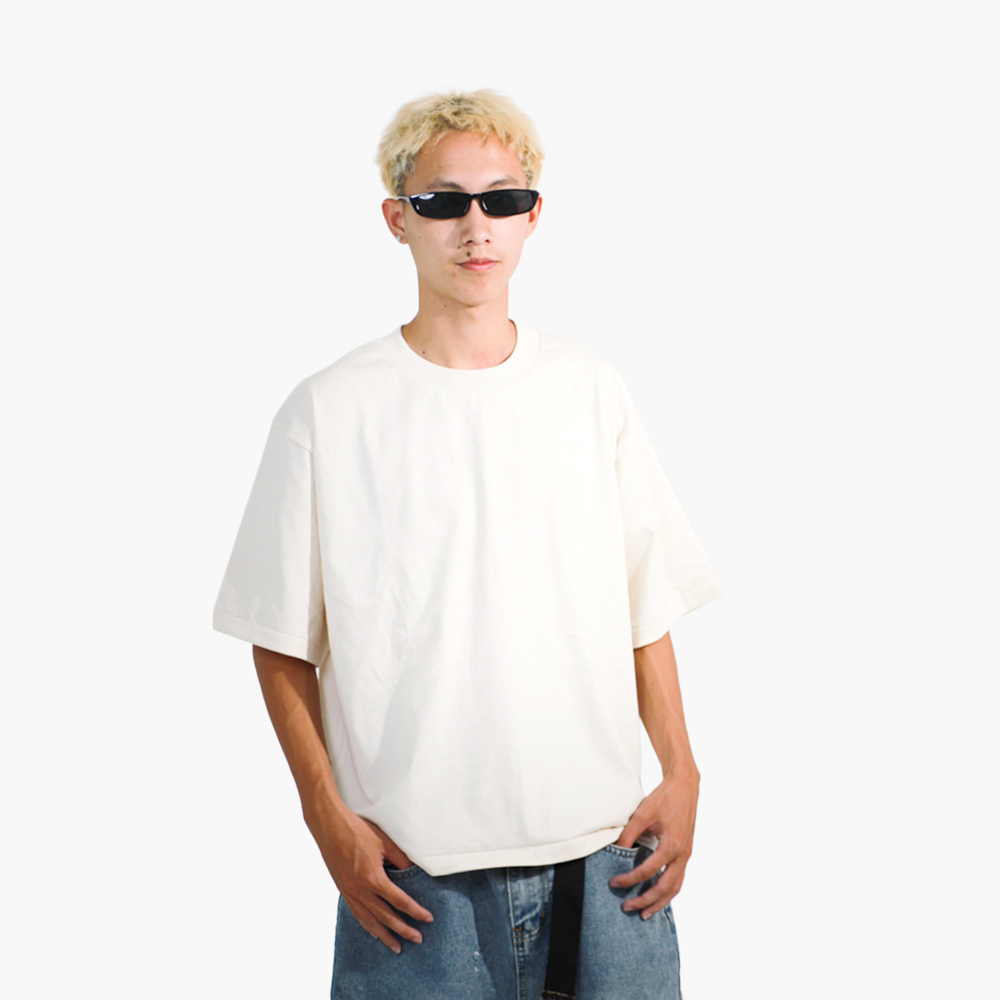 รับสกรีนเสื้อ สกลนคร รูปคนใส่เสื้อจริง รุ่น SAVAGE BOXY