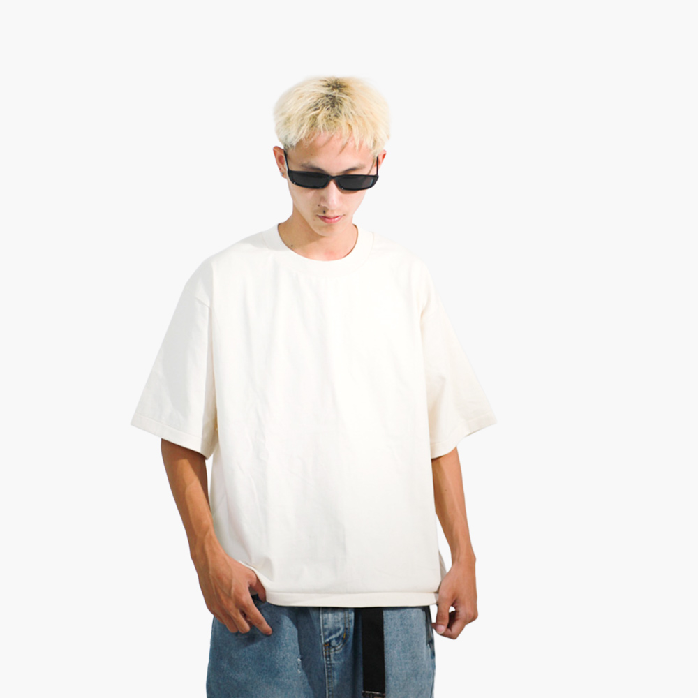 รับสกรีนเสื้อ ภาคเหนือ รูปคนใส่เสื้อจริง รุ่น SAVAGE BOXY