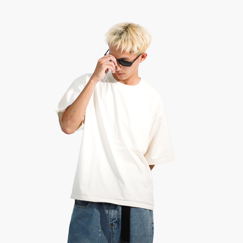 สกรีนเสื้อ แพร่ รูปคนใส่เสื้อจริง รุ่น SAVAGE BOXY