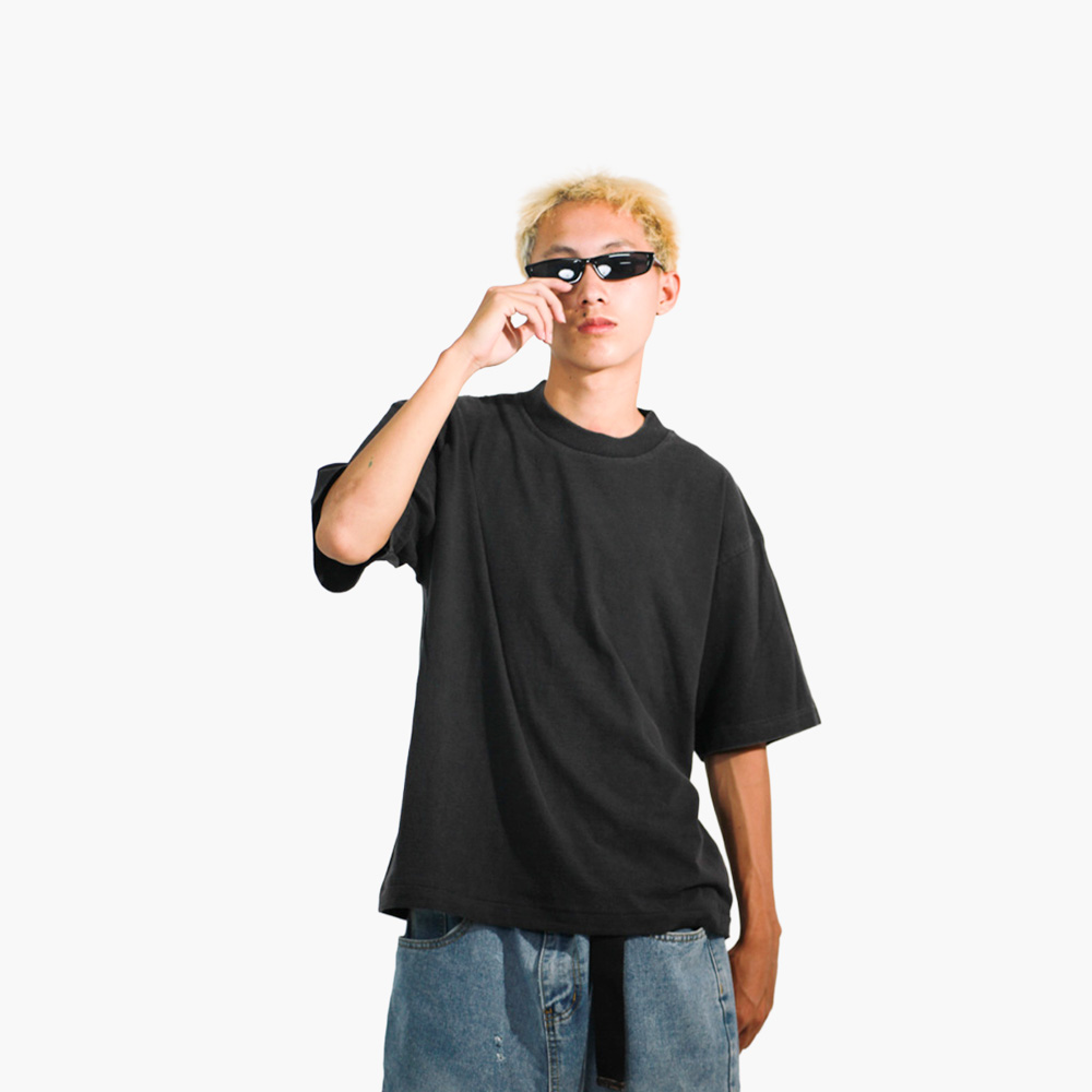 สกรีนเสื้อราคาถูก พิษณุโลก รูปคนใส่เสื้อจริง รุ่น SAVAGE BOXY