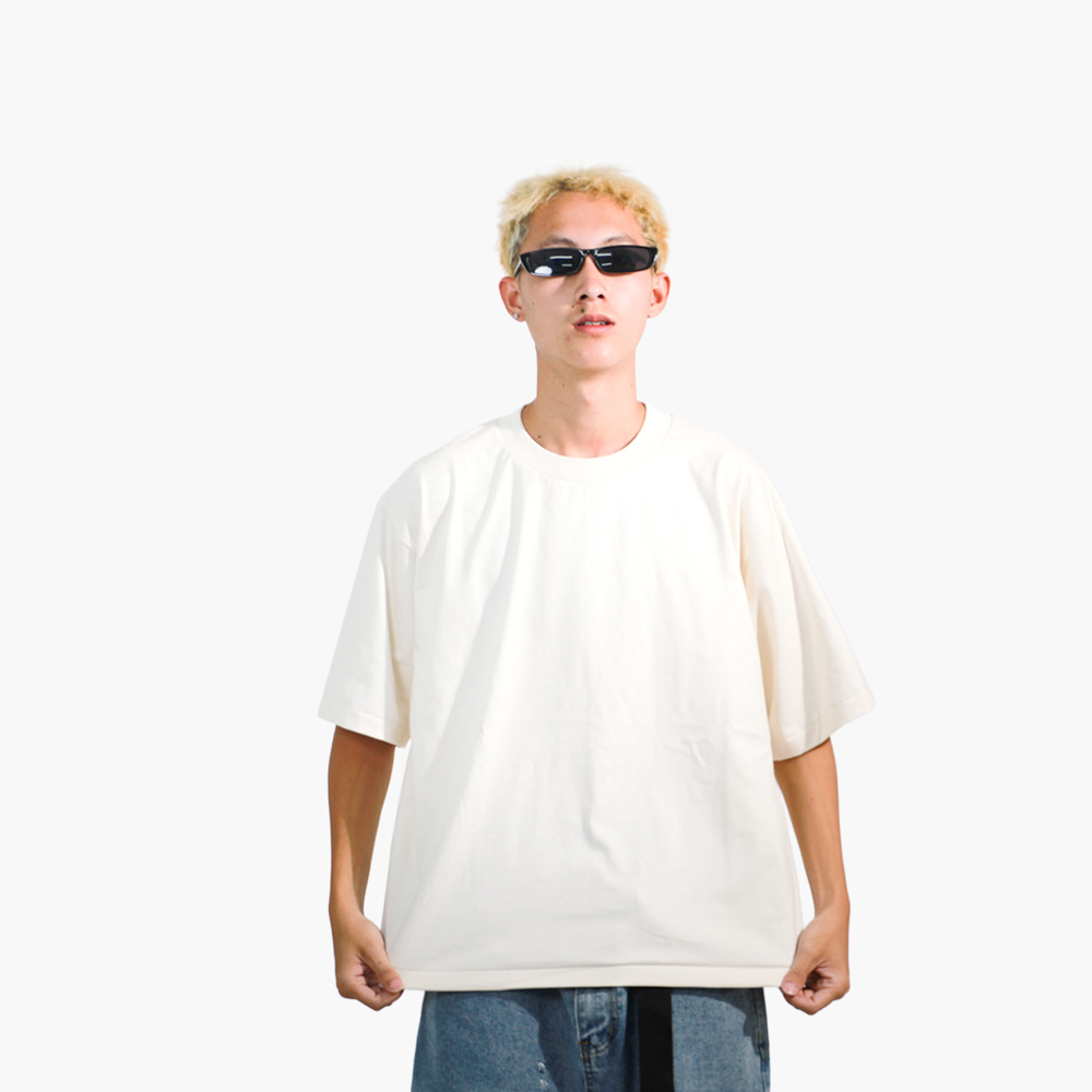 รับสกรีนเสื้อ นครปฐม รูปคนใส่เสื้อจริง รุ่น SAVAGE BOXY