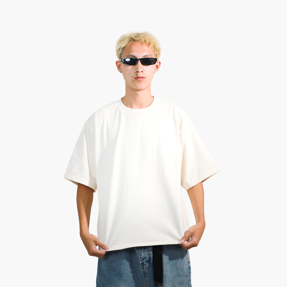 ร้านสกรีนเสื้อ มหาสารคาม รูปคนใส่เสื้อจริง รุ่น SAVAGE BOXY