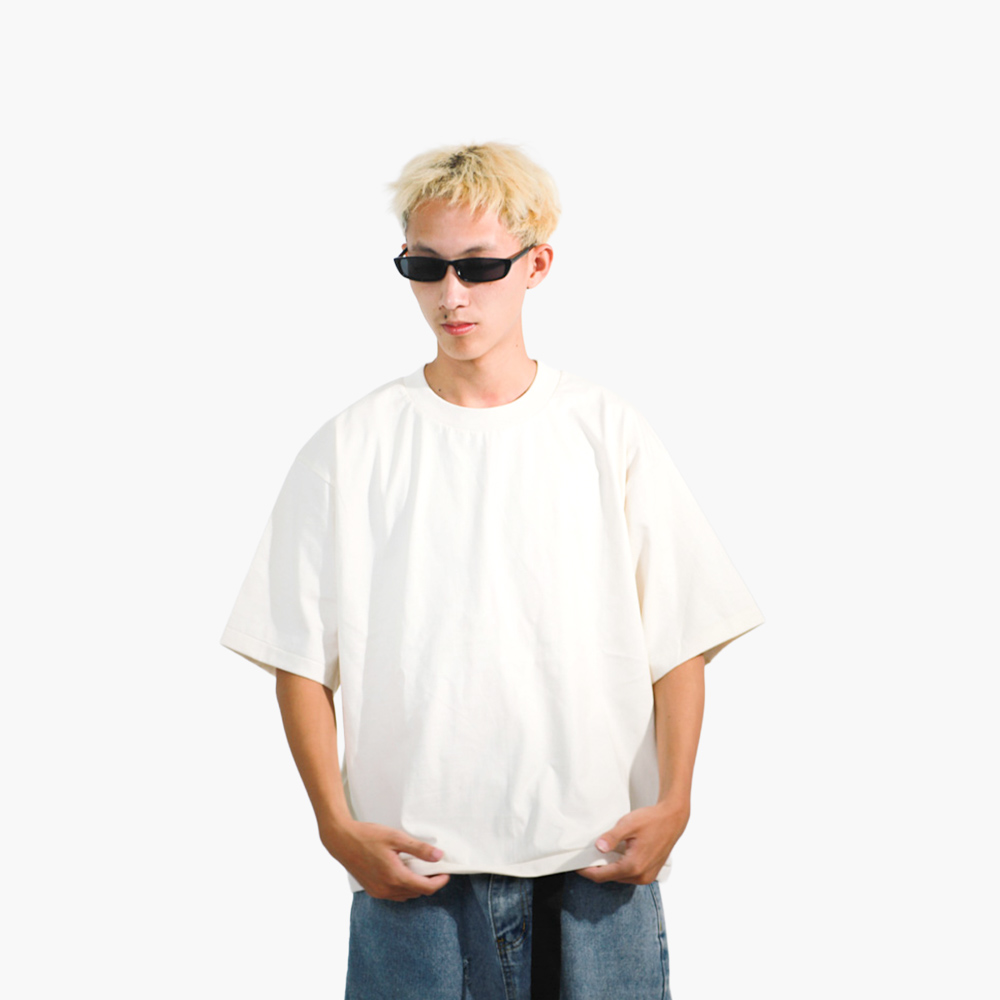 สกรีนเสื้อ เชียงใหม่ รูปคนใส่เสื้อจริง รุ่น SAVAGE BOXY