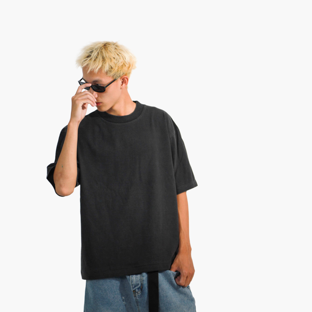รับสกรีนเสื้อ ชุมพร รูปคนใส่เสื้อจริง รุ่น SAVAGE BOXY