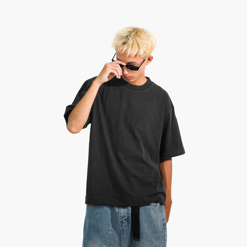 รับสกรีนเสื้อ เพชรบูรณ์ รูปคนใส่เสื้อจริง รุ่น SAVAGE BOXY