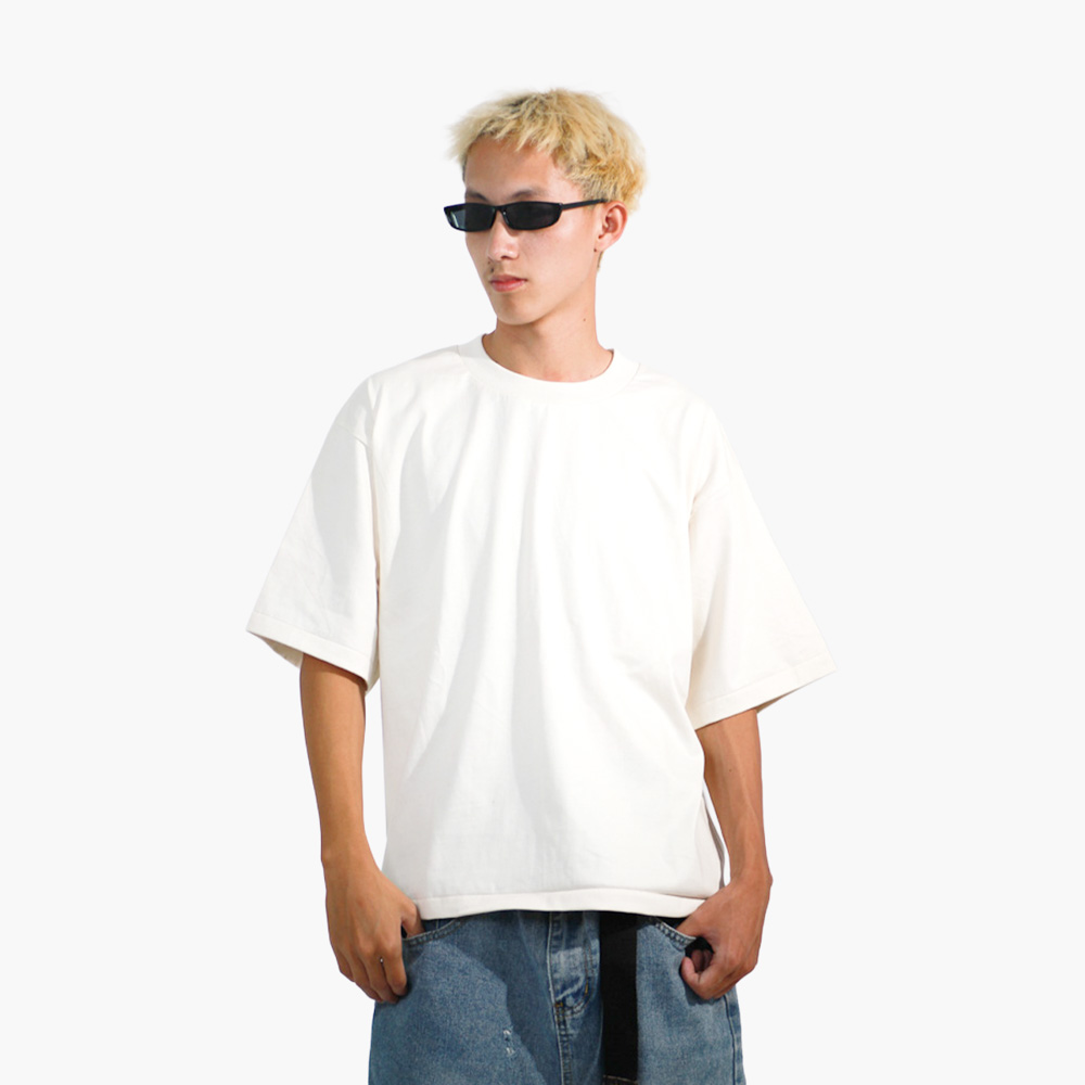 สกรีนเสื้อด่วน ภาคเหนือ รูปคนใส่เสื้อจริง รุ่น SAVAGE BOXY