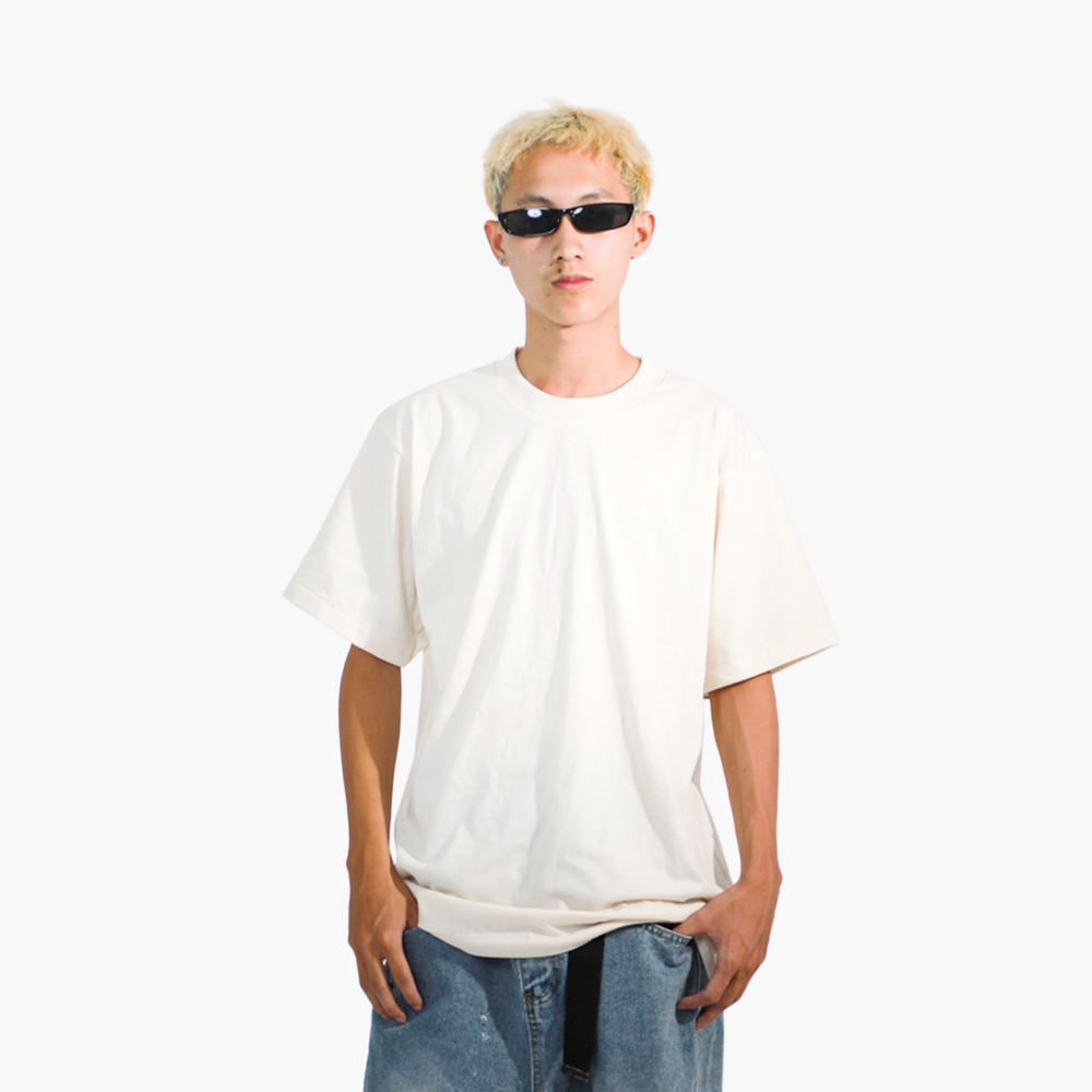 ร้านสกรีนเสื้อ สุโขทัย รูปคนใส่เสื้อจริง รุ่น SAVAGE OVERSIZE