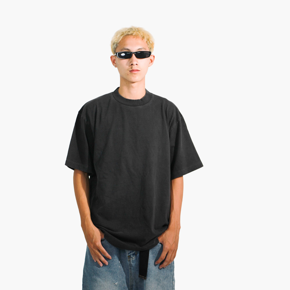 ร้านสกรีนเสื้อ สิงห์บุรี รูปคนใส่เสื้อจริง รุ่น SAVAGE OVERSIZE