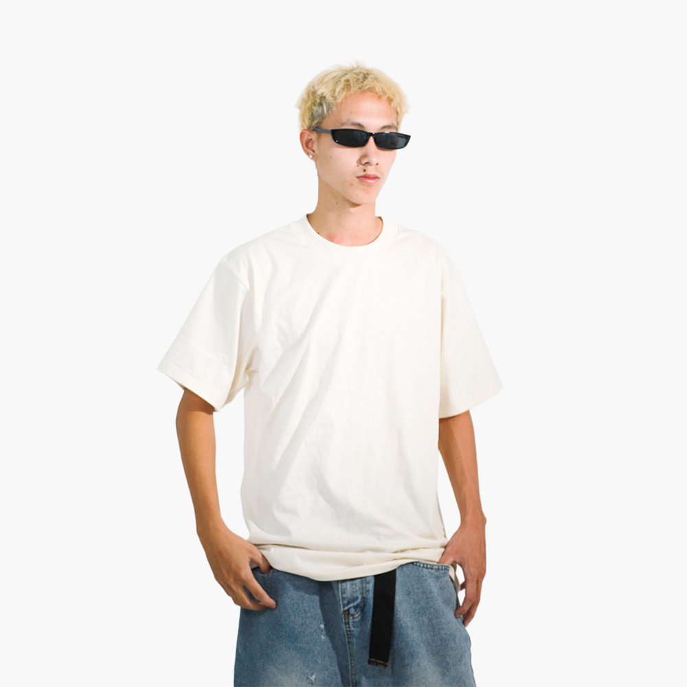 ร้านสกรีนเสื้อ ตาก รูปคนใส่เสื้อจริง รุ่น SAVAGE OVERSIZE
