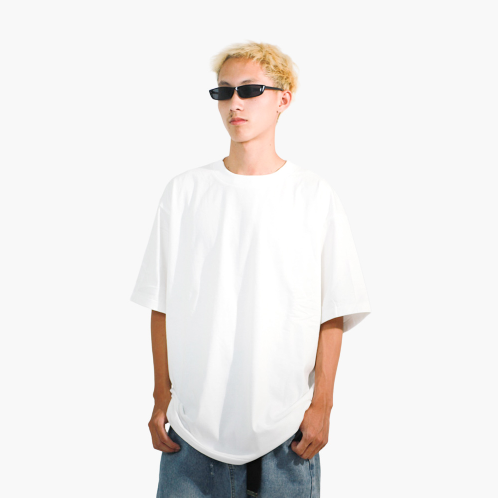 รับสกรีนเสื้อ ลำพูน รูปคนใส่เสื้อจริง รุ่น SAVAGE OVERSIZE