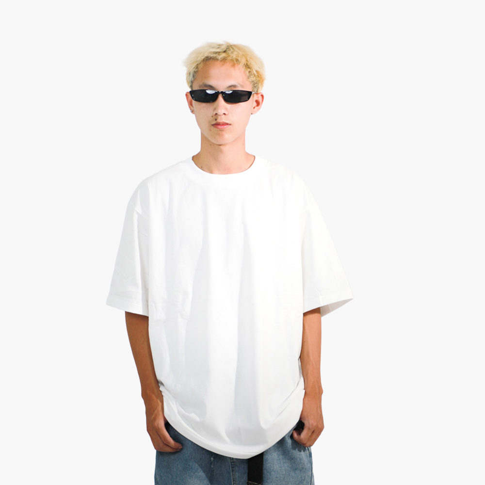 สกรีนเสื้อด่วน น่าน รูปคนใส่เสื้อจริง รุ่น SAVAGE OVERSIZE
