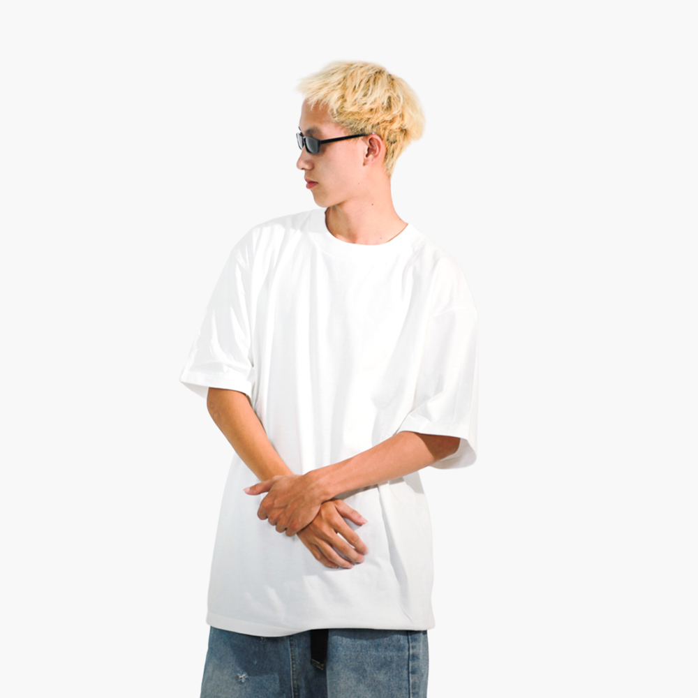 สกรีนเสื้อราคาถูก ลำปาง รูปคนใส่เสื้อจริง รุ่น SAVAGE OVERSIZE