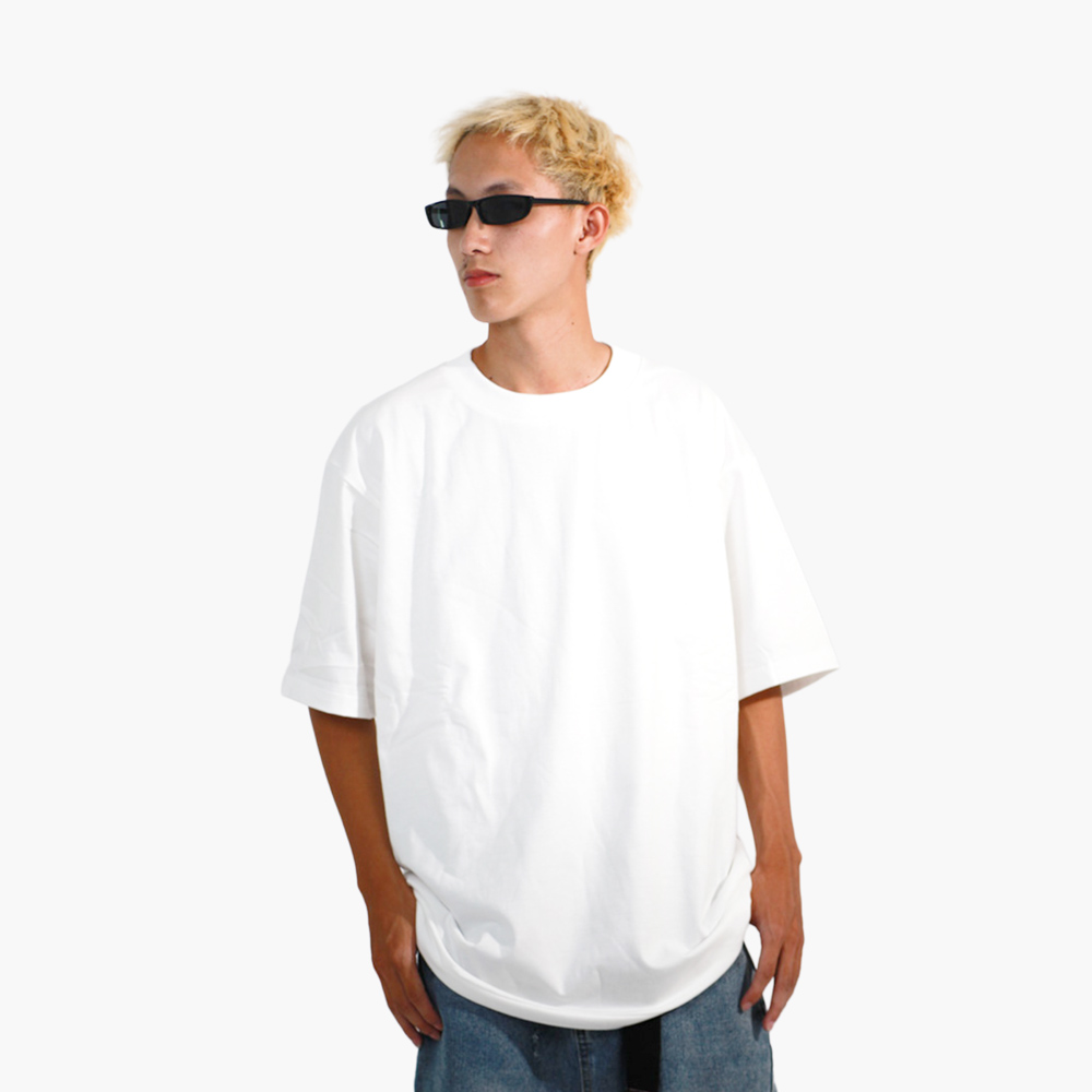 สกรีนเสื้อราคาถูก กำแพงเพชร รูปคนใส่เสื้อจริง รุ่น SAVAGE OVERSIZE