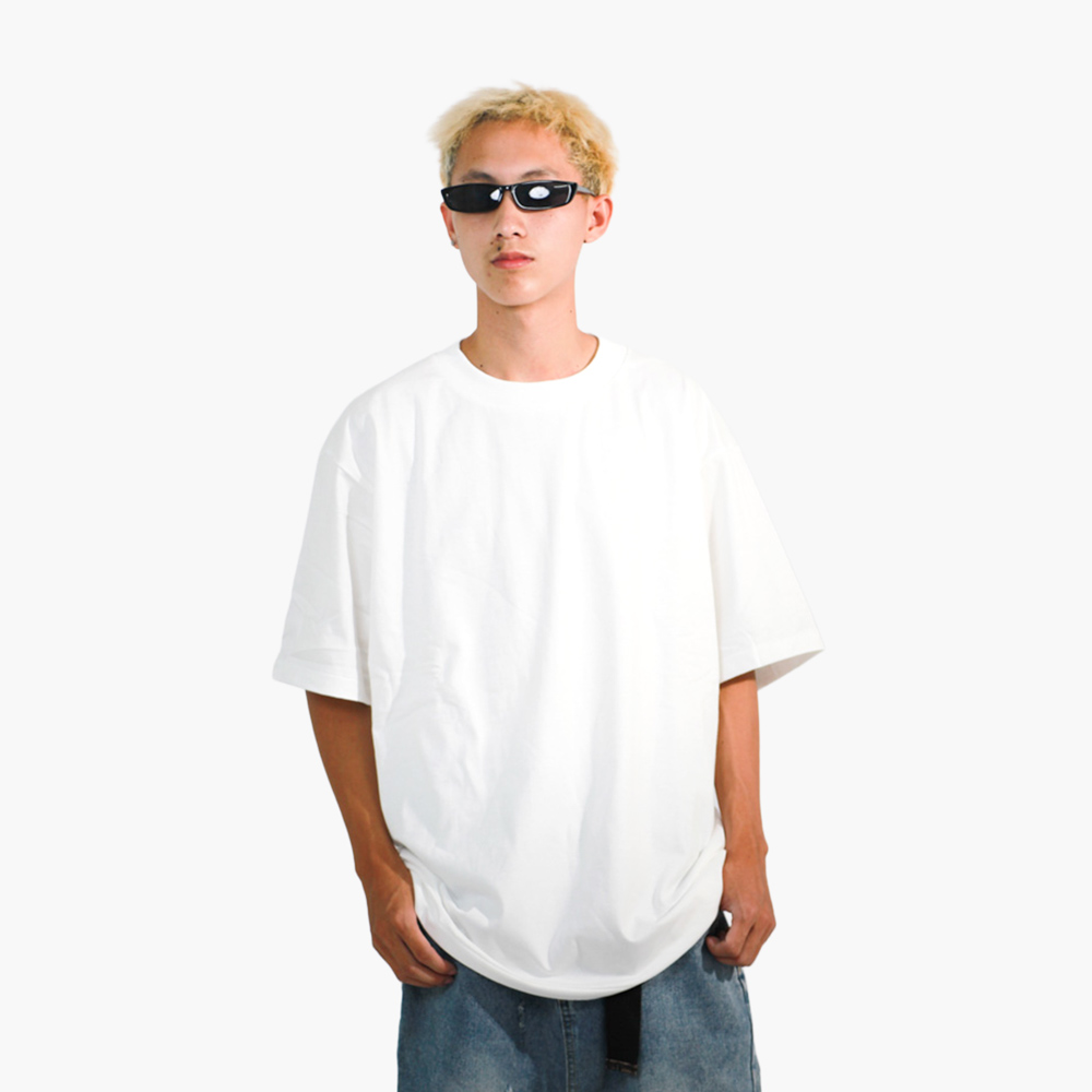 สกรีนเสื้อราคาถูก พิจิตร รูปคนใส่เสื้อจริง รุ่น SAVAGE OVERSIZE