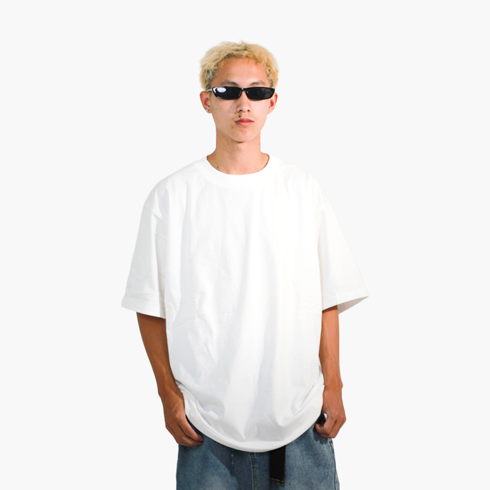 รับสกรีนเสื้อ พิจิตร รูปคนใส่เสื้อจริง รุ่น SAVAGE OVERSIZE
