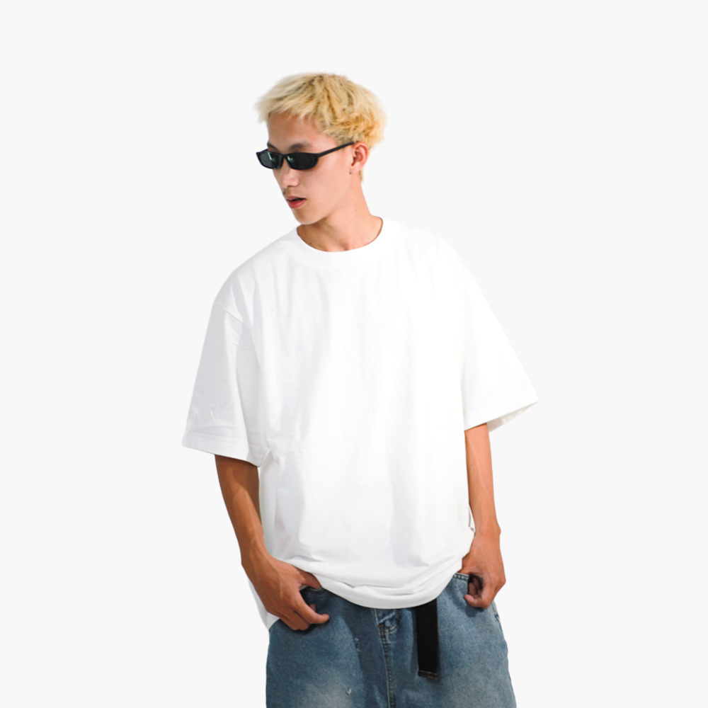 รับสกรีนเสื้อ ภูเก็ต รูปคนใส่เสื้อจริง รุ่น SAVAGE OVERSIZE