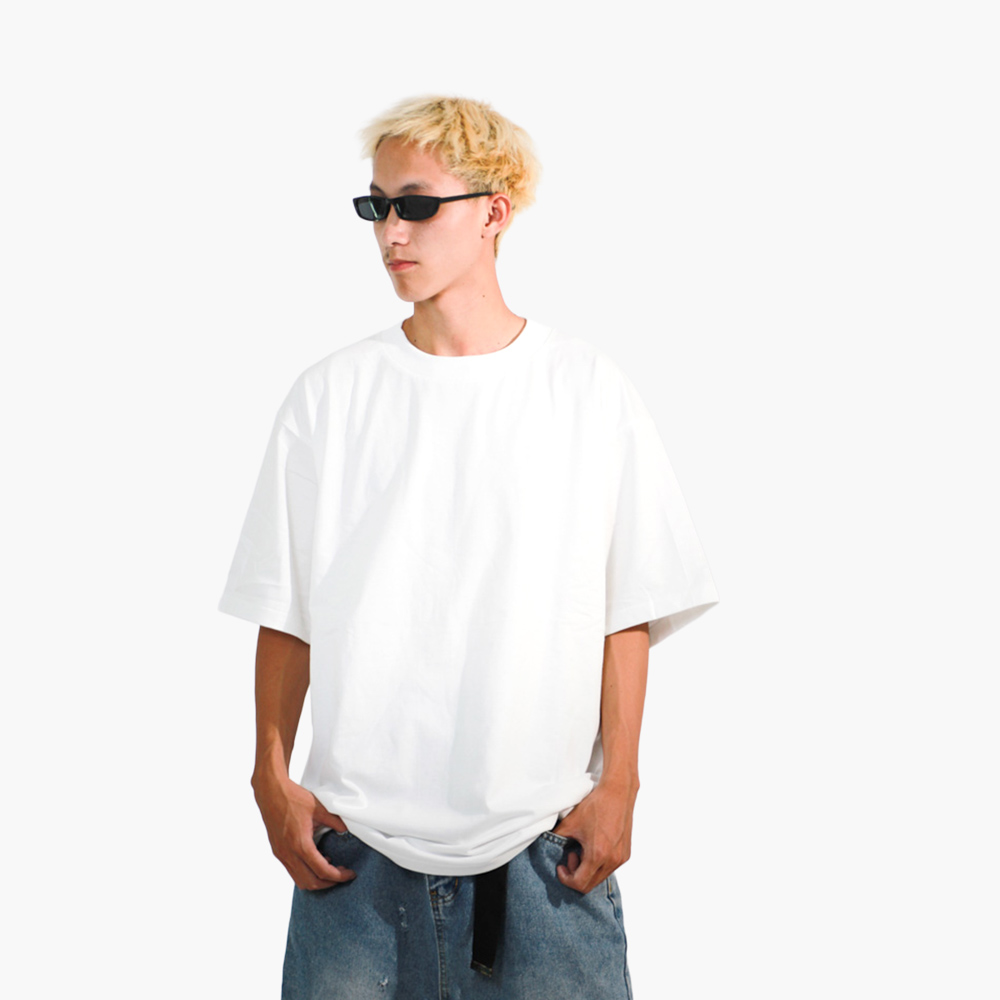 รับสกรีนเสื้อ นครพนม รูปคนใส่เสื้อจริง รุ่น SAVAGE OVERSIZE