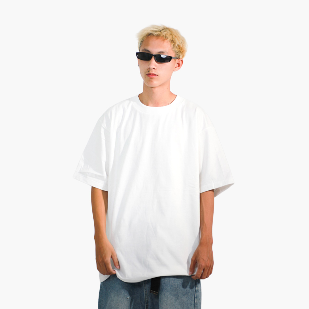 รับสกรีนเสื้อ นครนายก รูปคนใส่เสื้อจริง รุ่น SAVAGE OVERSIZE