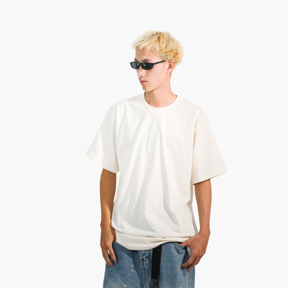 ร้านสกรีนเสื้อ กาฬสินธุ์ รูปคนใส่เสื้อจริง รุ่น SAVAGE OVERSIZE