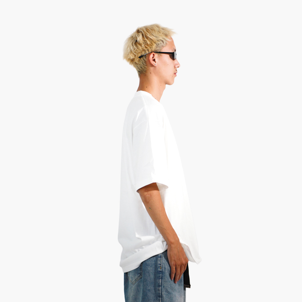 สกรีนเสื้อ ลำปาง รูปคนใส่เสื้อจริง รุ่น SAVAGE OVERSIZE