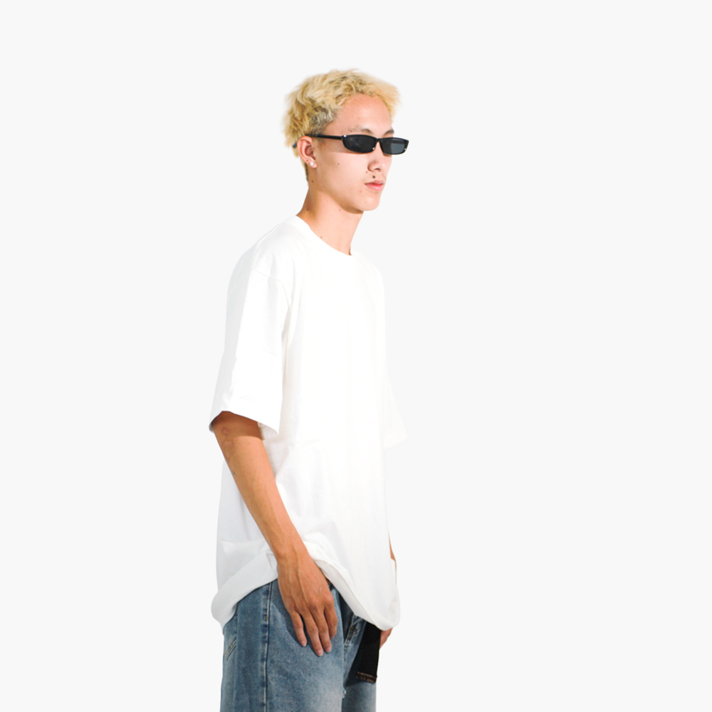 รับสกรีนเสื้อ อุทัยธานี รูปคนใส่เสื้อจริง รุ่น SAVAGE OVERSIZE
