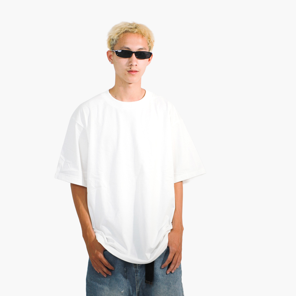 รับสกรีนเสื้อ สมุทรสาคร รูปคนใส่เสื้อจริง รุ่น SAVAGE OVERSIZE